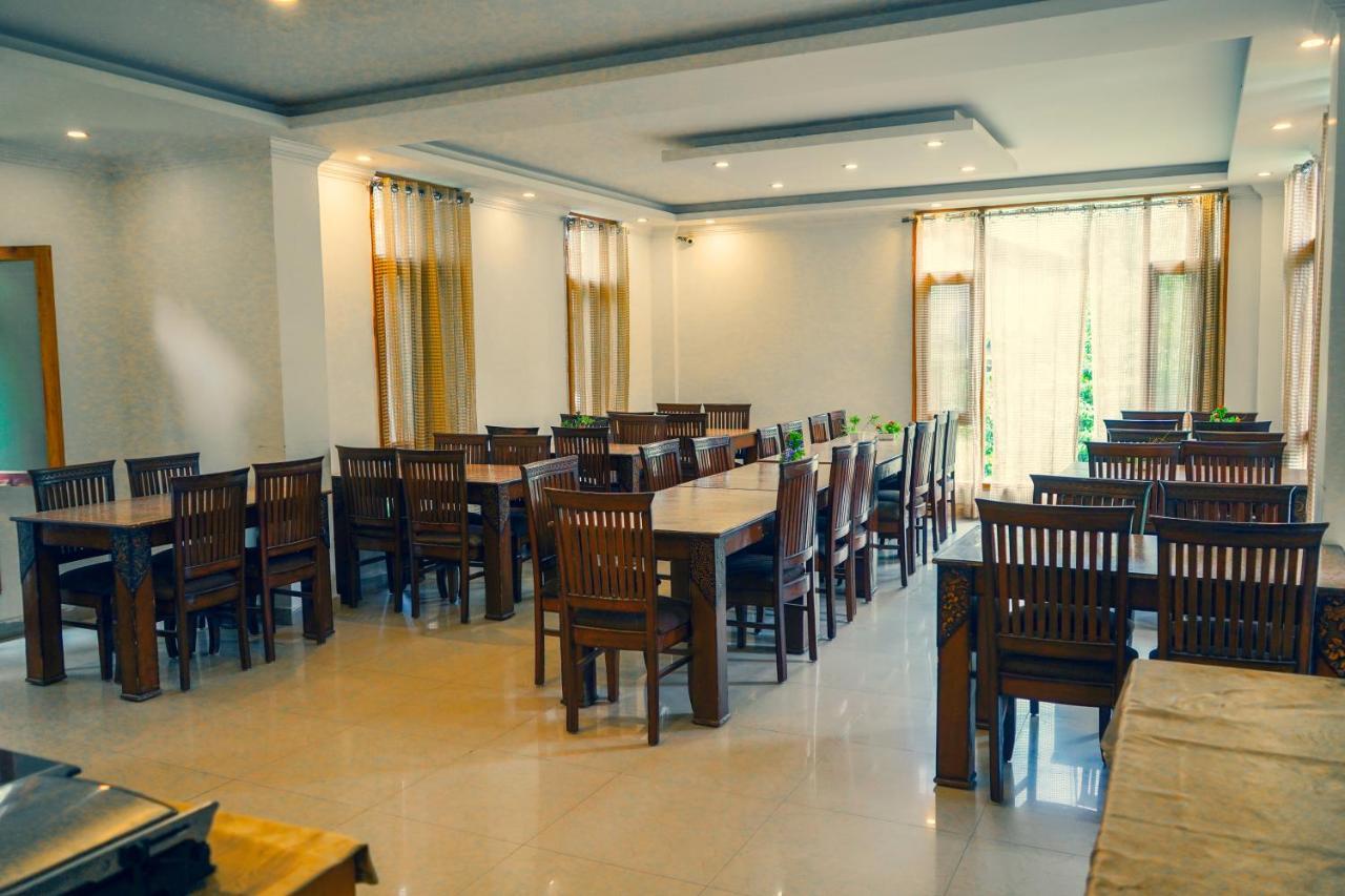 Hotel Akash Regency Manāli Kültér fotó