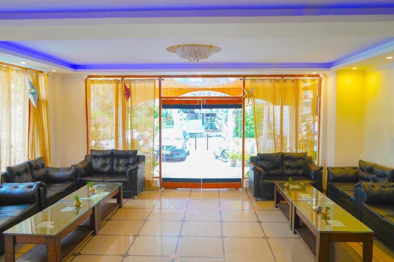 Hotel Akash Regency Manāli Kültér fotó