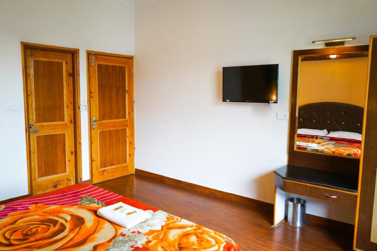 Hotel Akash Regency Manāli Kültér fotó