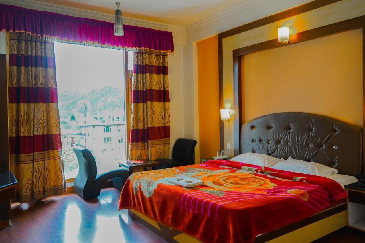 Hotel Akash Regency Manāli Kültér fotó