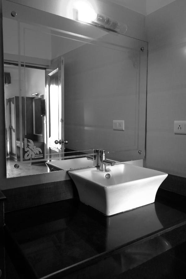 Hotel Akash Regency Manāli Kültér fotó