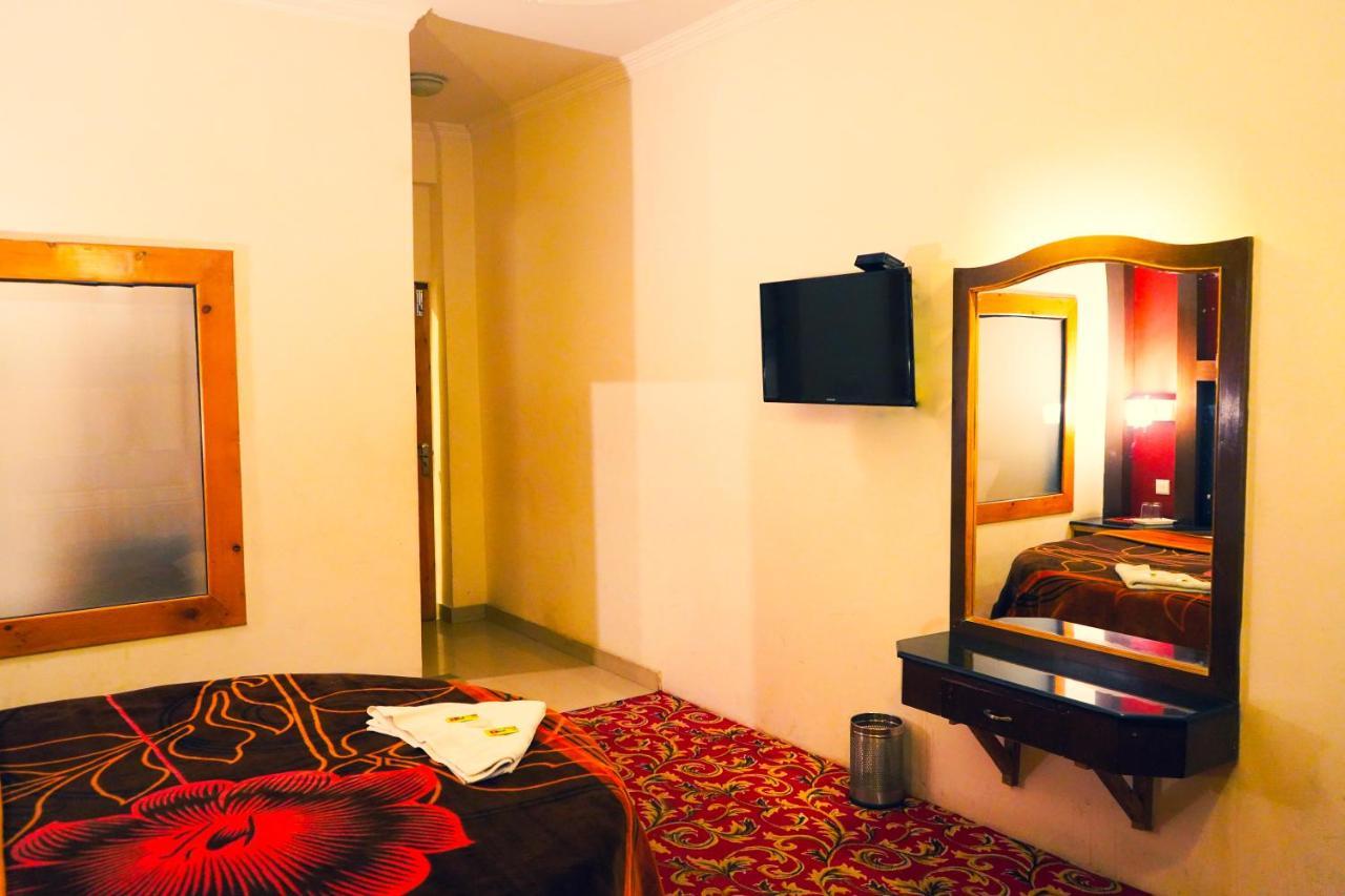 Hotel Akash Regency Manāli Kültér fotó