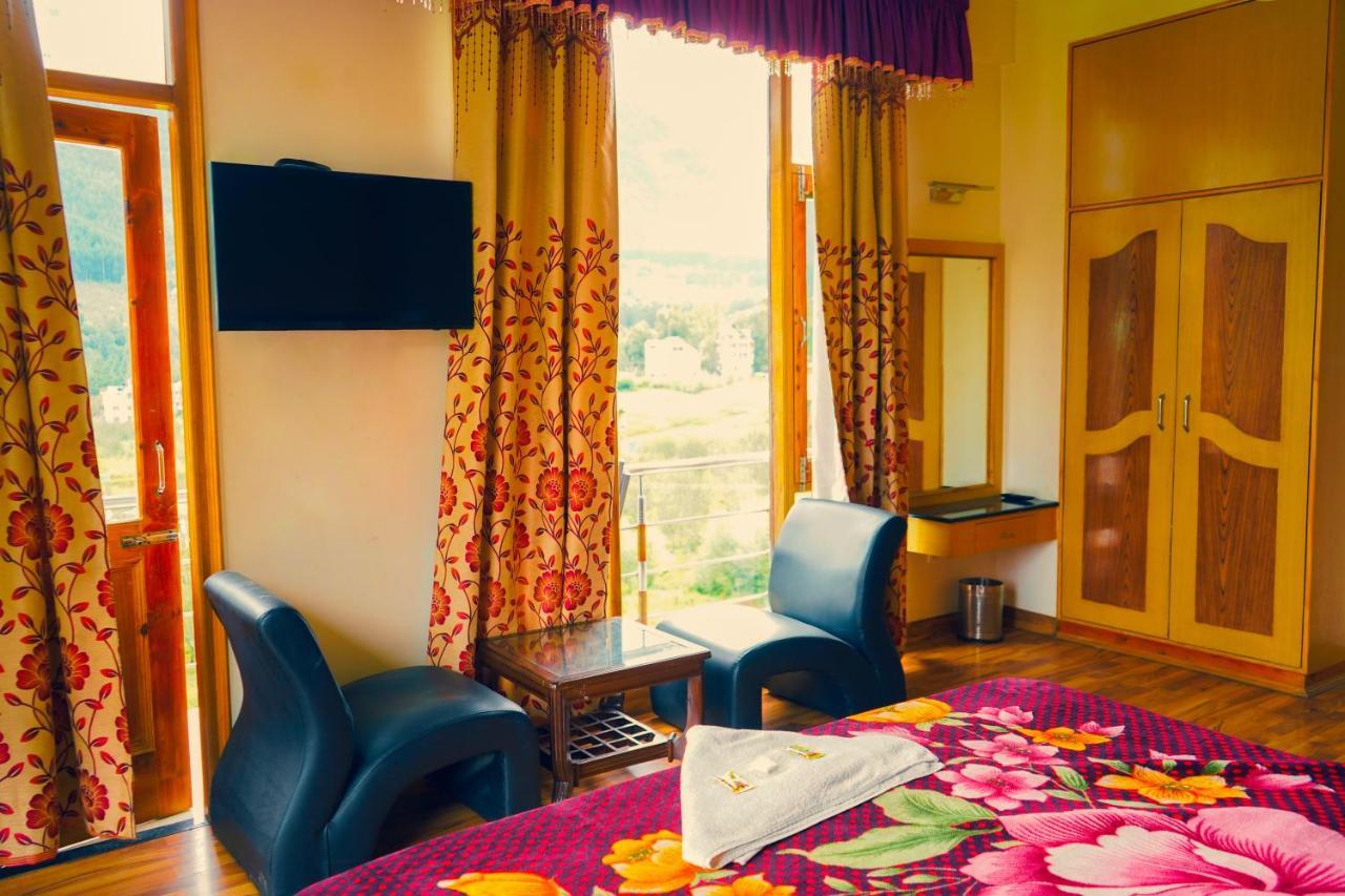 Hotel Akash Regency Manāli Kültér fotó