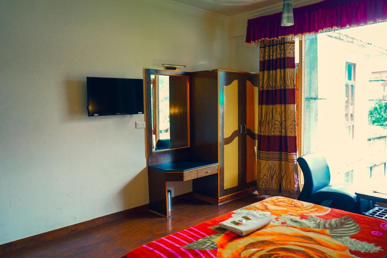 Hotel Akash Regency Manāli Kültér fotó